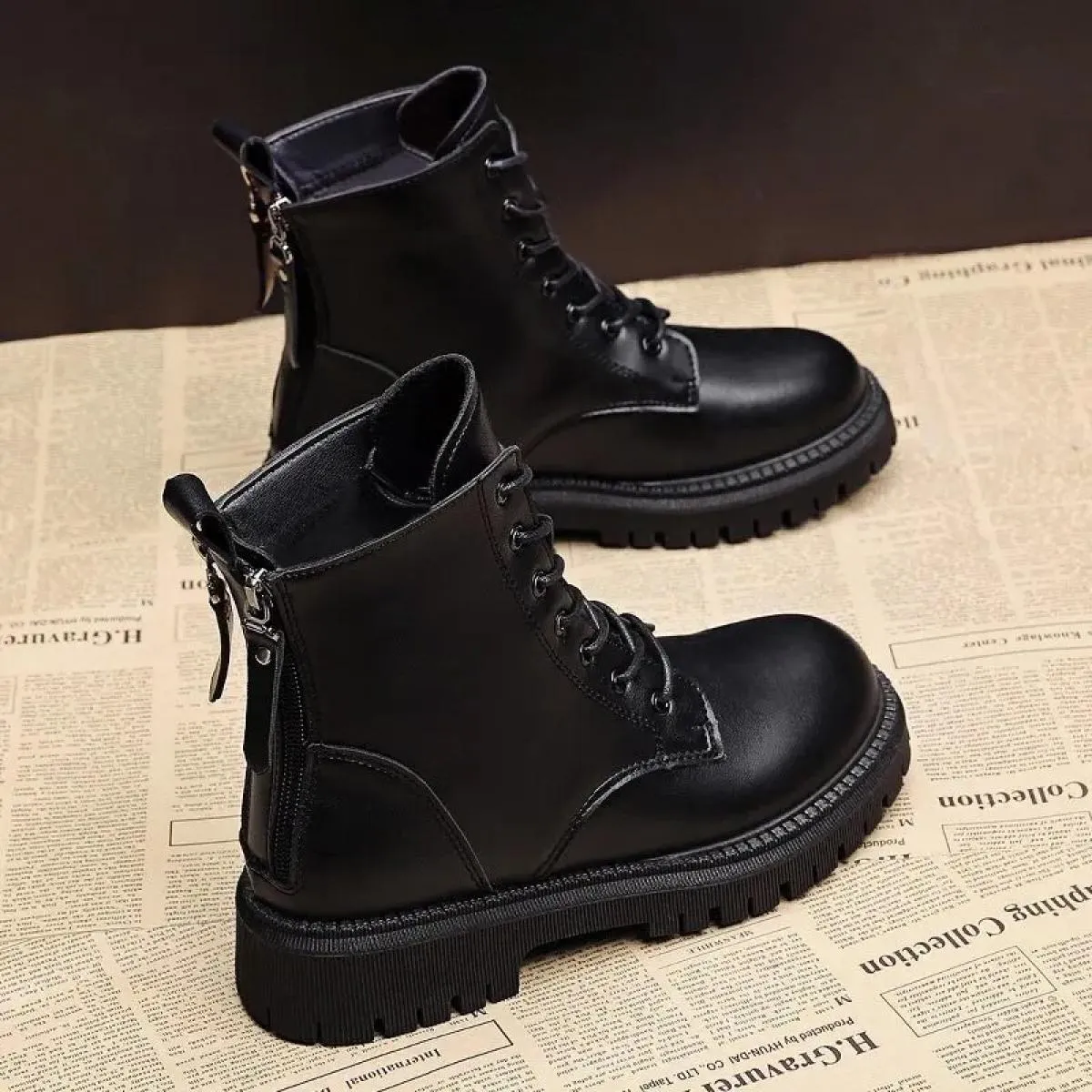 2024 Stivali da combattimento invernali delle nuove donne Pelliccia calda Stivali neri con plateau Pu Lace Up Manica corta Stiva